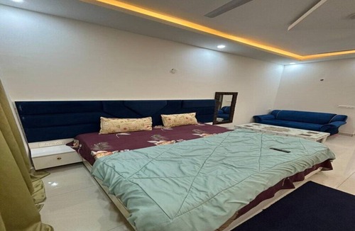 Greater Noida Apartment | Adorable 1-bedroom studio with AC in vibrant Greater Noida