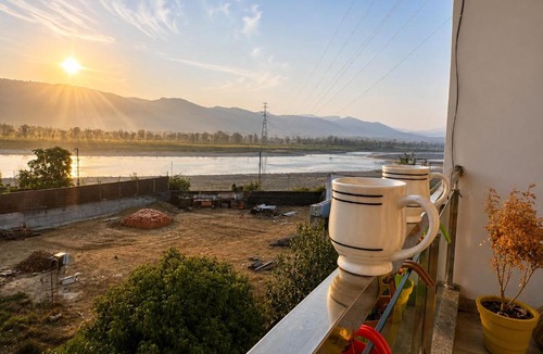 Rishikesh Apartment | Advaitam Ganga & Hill View Homestay by the Ganges Ghat - Luxury 3 BHK