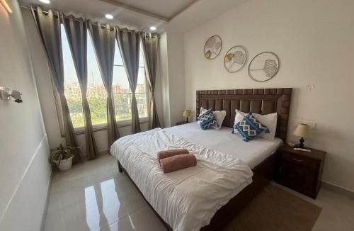 Zirakpur Apartment | Affordable Stay in Oxford Street Near Chandigarh