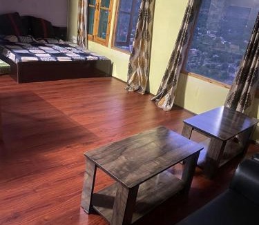 Gund Hotel | Ahmed Lodge