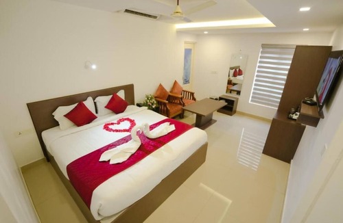 Nedumbassery Hotel | Airport Avenue Plaza