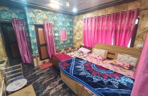 Srinagar House | Alamdar guest house