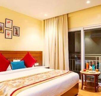 Knollswood Hotel | Alarks Inn