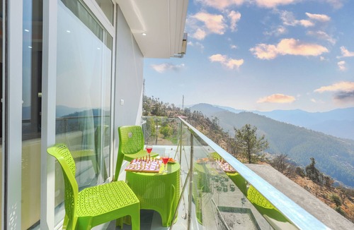 Naldehra Apartment | Alaya Stay Ridgeview Retreat Petfriendly