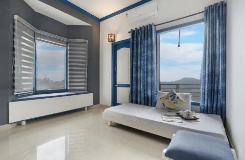Kumarhatti Villa | Alaya Stays Cloudcatcher 4-BHK Pet-Friendly Villa, Outdoor Seating and Valley View