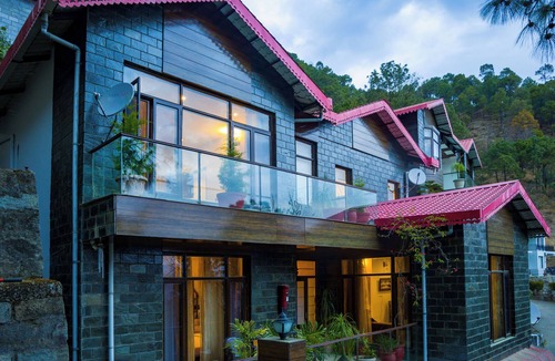 Kuthar Villa | Alaya Stays Kasauli Woods Cottage 3 BHK