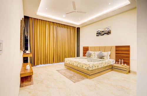 Dharampur Hotel | Alaya Stays Serene Woods Hotel Near Mall Road