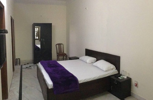 Greater Noida House | Aman Inn