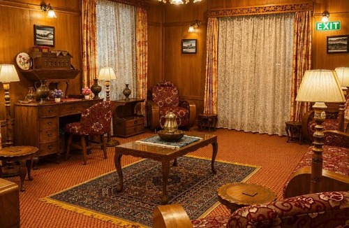 Dal Lake Boat Rental | America group of houseboats