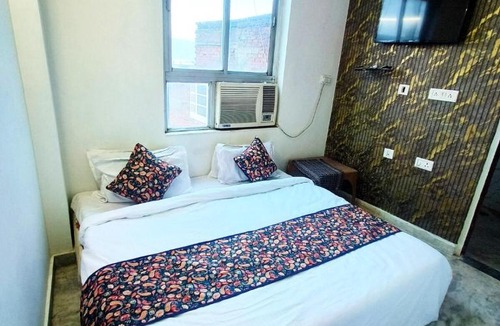 Amer Fort Road Apartment | Amisha Home Stay - Near Jal Mahal, Jaipur