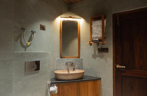 Jagatsukh Apartment | Angalo Botique mountain apartments