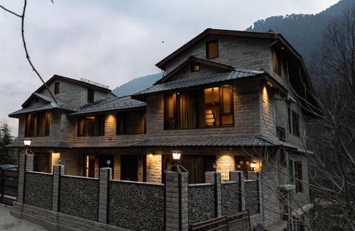 Jagatsukh Apartment | Angalo Botique mountain apartments
