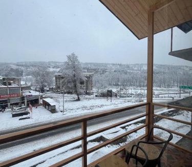 Manali Hotel | Apurwa Grand Resort