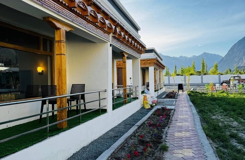 Hundur Resort | Arhat resort