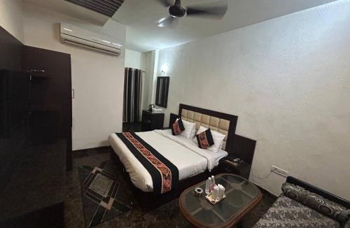Karol Bagh Hotel | Arihant Inn