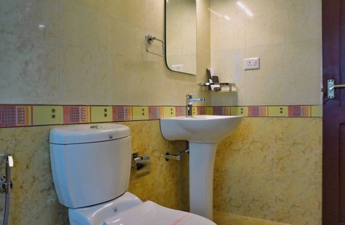Pallivasal Hotel | Aroma Hills Resort
