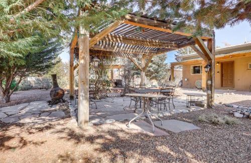 Espanola Apartment | Artsy Studio w/Patio: 25 Mi to Santa Fe