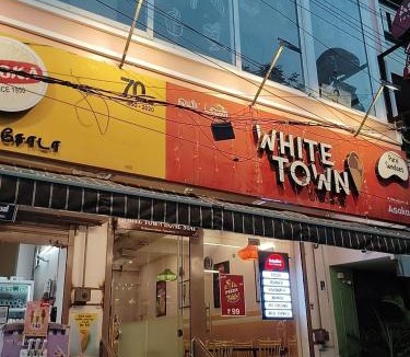 Heritage Town House | Asoka White Town Homestay