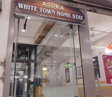 Heritage Town House | Asoka White Town Homestay