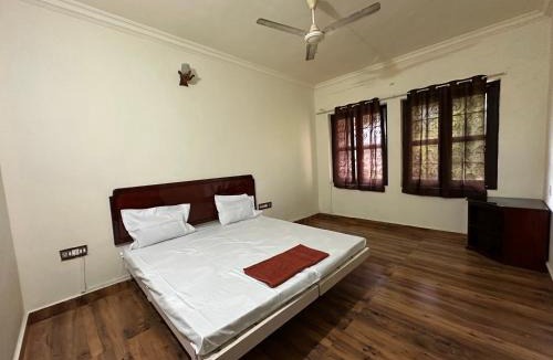 Alappuzha Cabin | Athens Hotel