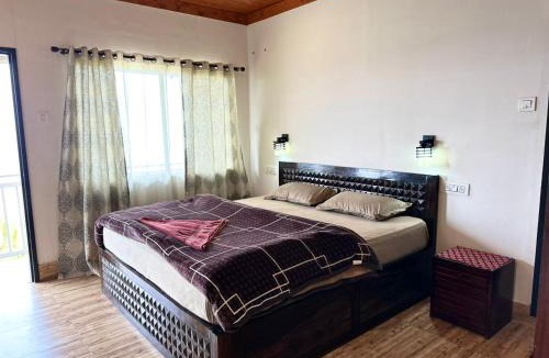 Tehri House | AtulyaNeer Lakeview Cottage