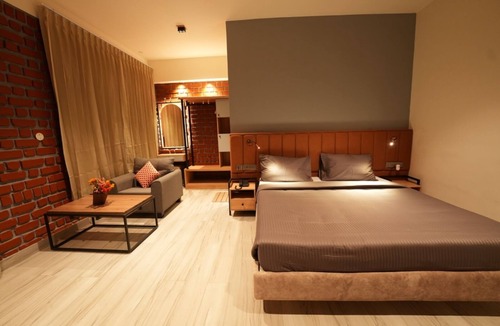 Kodaikanal Resort | AURA CRIMSON VISTAS