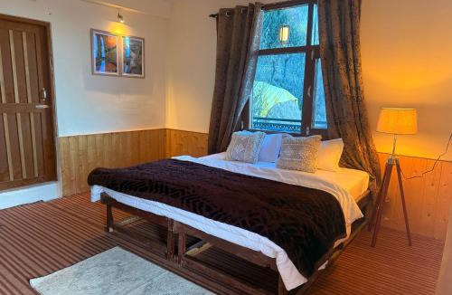 Aleo House | Aura Manali Best Mountain View Stays