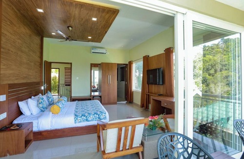 Devikolam Hotel | Aveda Munnar Mountains and Mist