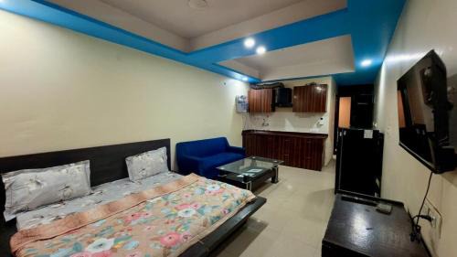 Bullawala Apartment | Awsome Scenic View of Mussoorie from Balcony,