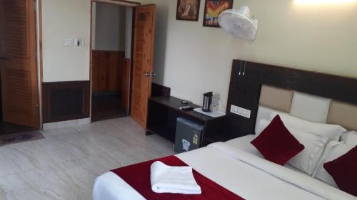 Bhagsu Nag Hotel | AYUSHKAMA COTTAGE #Naddi Sunset Point#Free Parking#cricket stadium8 km#Mcleodganj 2 km- Bhagsunag 4 km