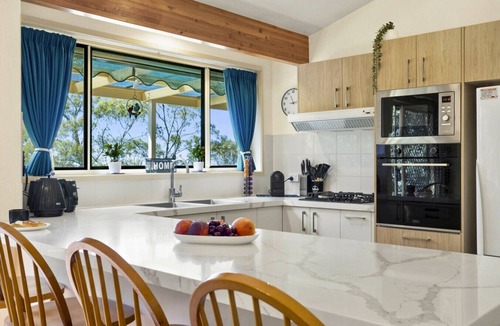 Wentworth Falls House | Azimuth - Spacious Family Retreat with City Views