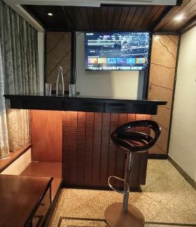 Dadar East Apartment | Bachis Nest Stylish 3BH Heritage Vibe