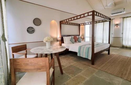 Kudal Villa | Barcelona Villas at Love Story Siolim by hnh