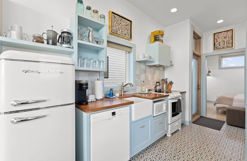Garibaldi House | Bayfront Tiny Home - Tillamook Bay/Garibaldi