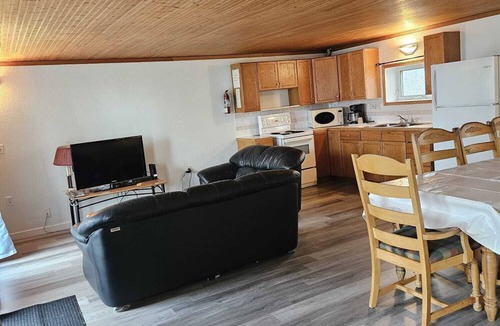 Sylvan Lake Hotel | Beach Front Resort