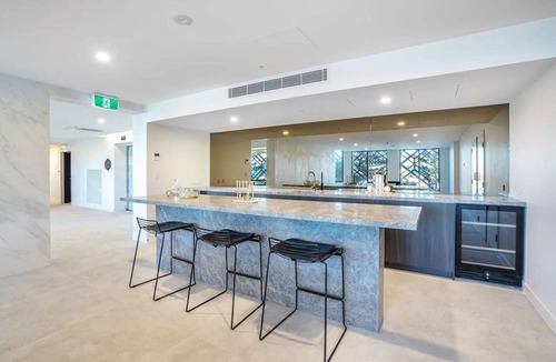 Broadbeach Apartment | Beachfront Penthouse Broadbeach Waters.