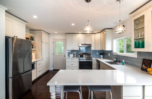 Campbell River House | Beachfront | Sandy Shore, Near Mt. Washington