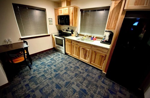 Grants Pass House | Bear Mountain -Suite 7