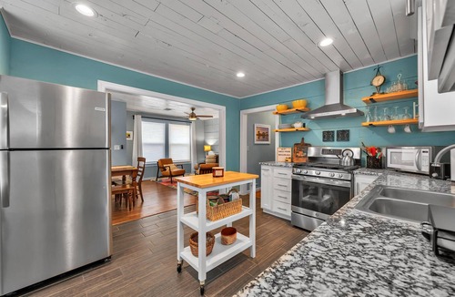 East Riverside House | Bear Necessities