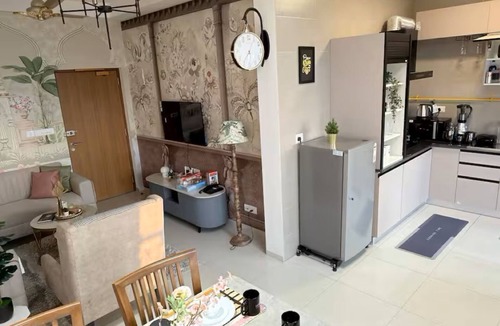 Gandhinagar Apartment | Beige Zenith : 2BHK Apt 32nd floor + Pool