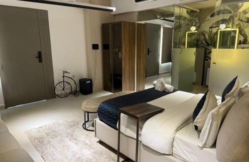 Indore Bed & Breakfast | Berlin Penthouse with Jacuzzi by Staymoodyy