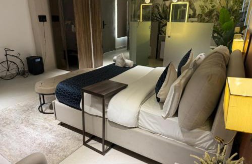 Indore Bed & Breakfast | Berlin Penthouse with Jacuzzi by Staymoodyy