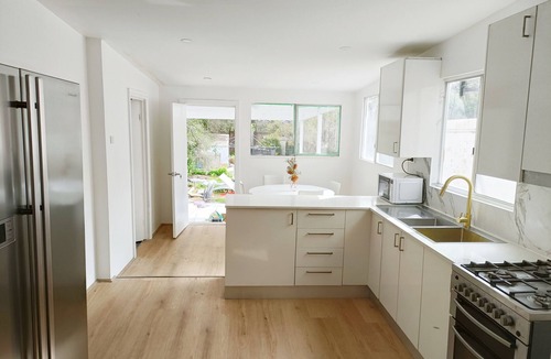 Marrickville House | Best Location! 1Min Walk to Train+ Metro Station 5Min to City 10min to Airport