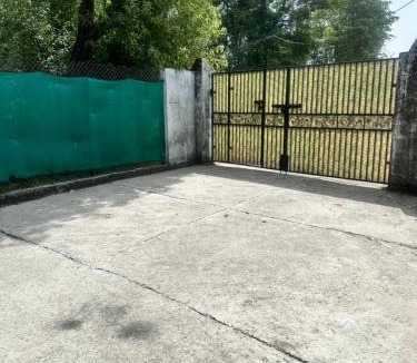 Kangra House | Beyond the city peaks