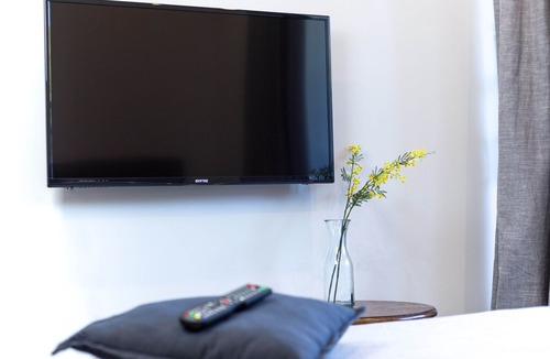 Alexandria Apartment | Bialetti: Quiet inner city apartment near CBD + Airport
