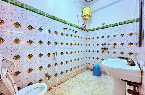 Tarapith Hotel | Binapani Hotel & Restaurant Tarapith