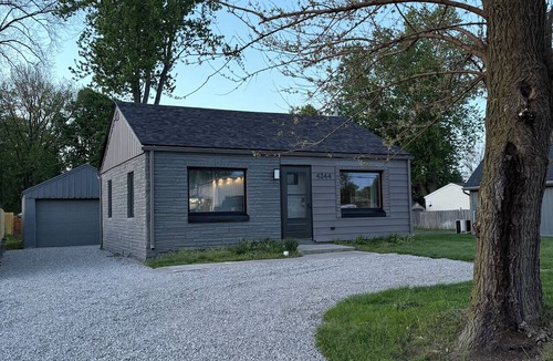 Bedford House | Bitty Box ~ A charming, comfortable and surprisingly spacious home in Toledo
