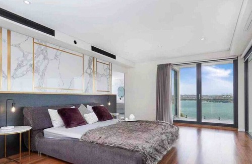 Blakehurst Other | Blakehurst · SYD Luxury cheerful water view holiday house