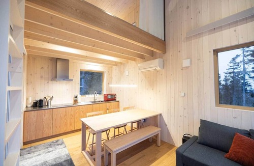 Lac Beauport Ski Chalet | BLOK/Micro-Chalet with Spa near Quebec City
