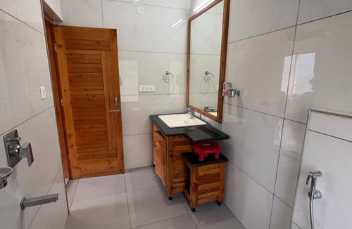 Vashist Hotel | Blue mountain stays